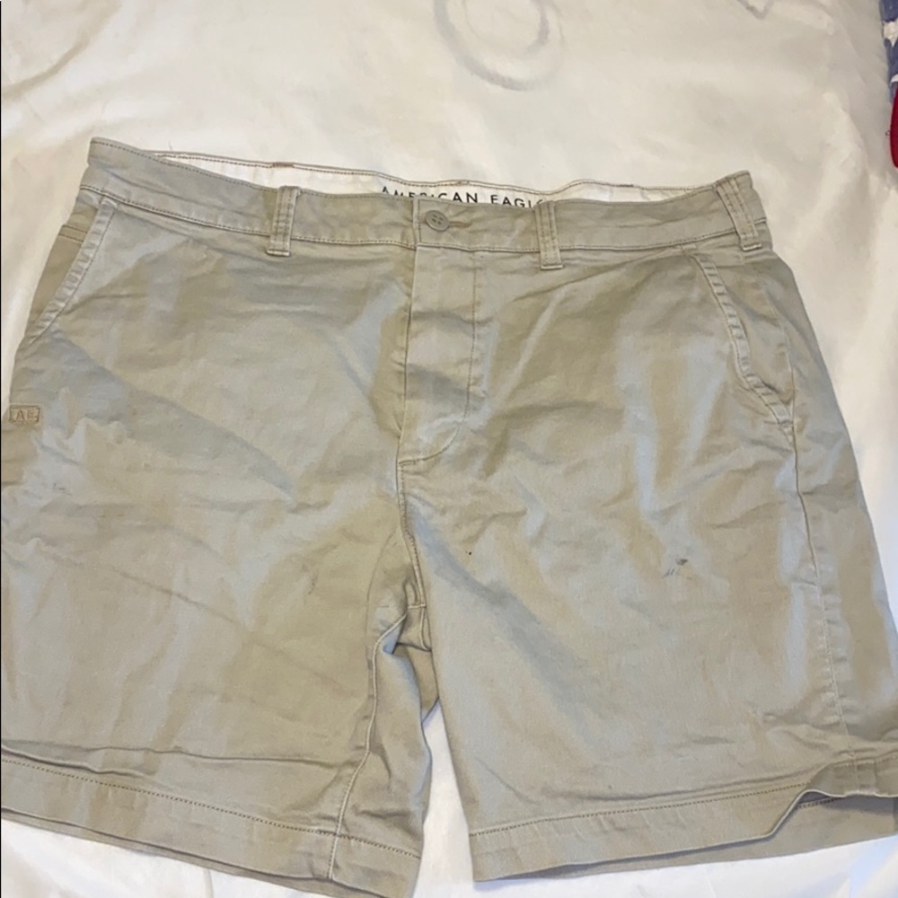 American eagle khaki shorts